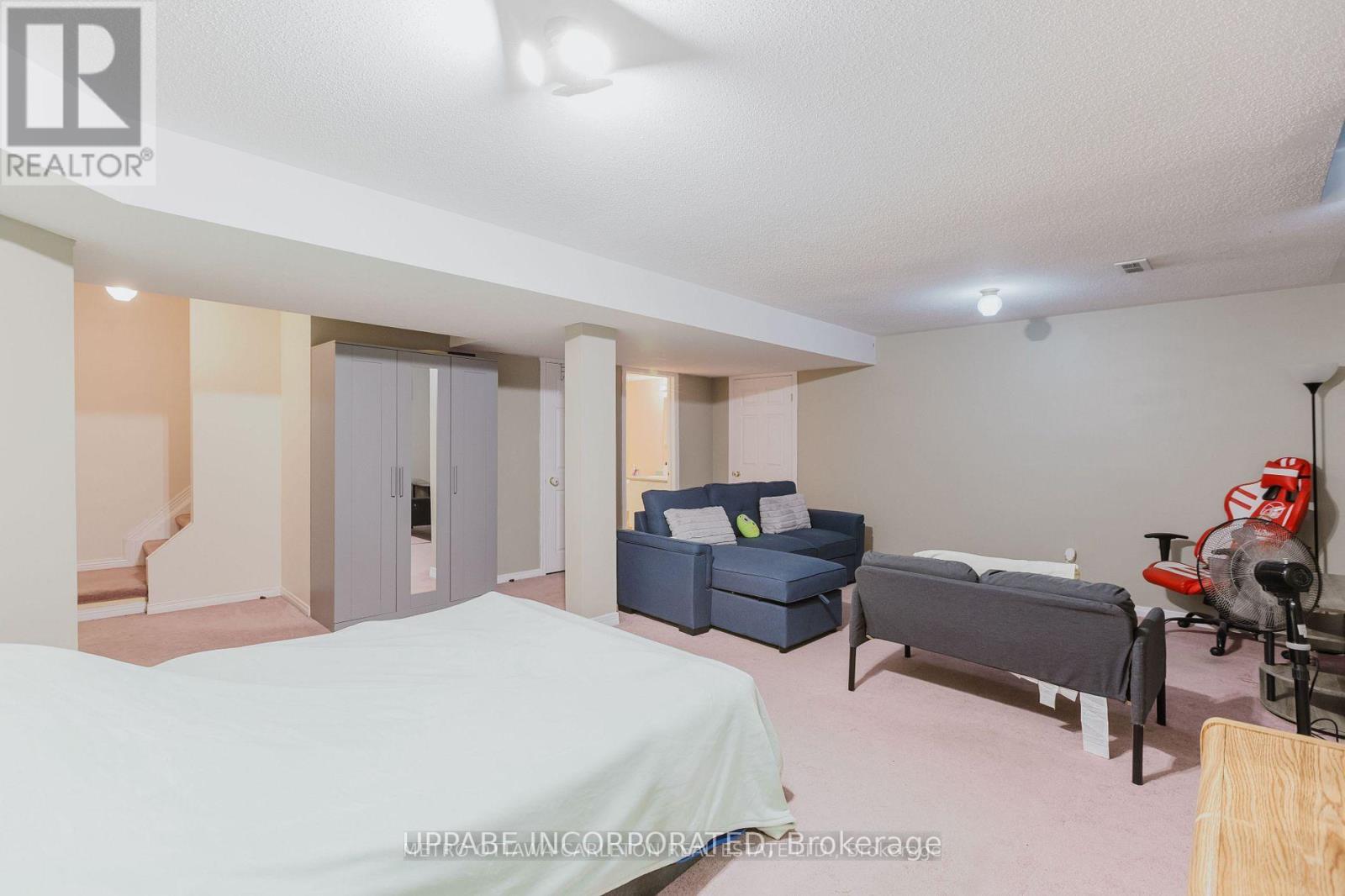 Photo 32 of 28 Armagh Way, Ottawa ON