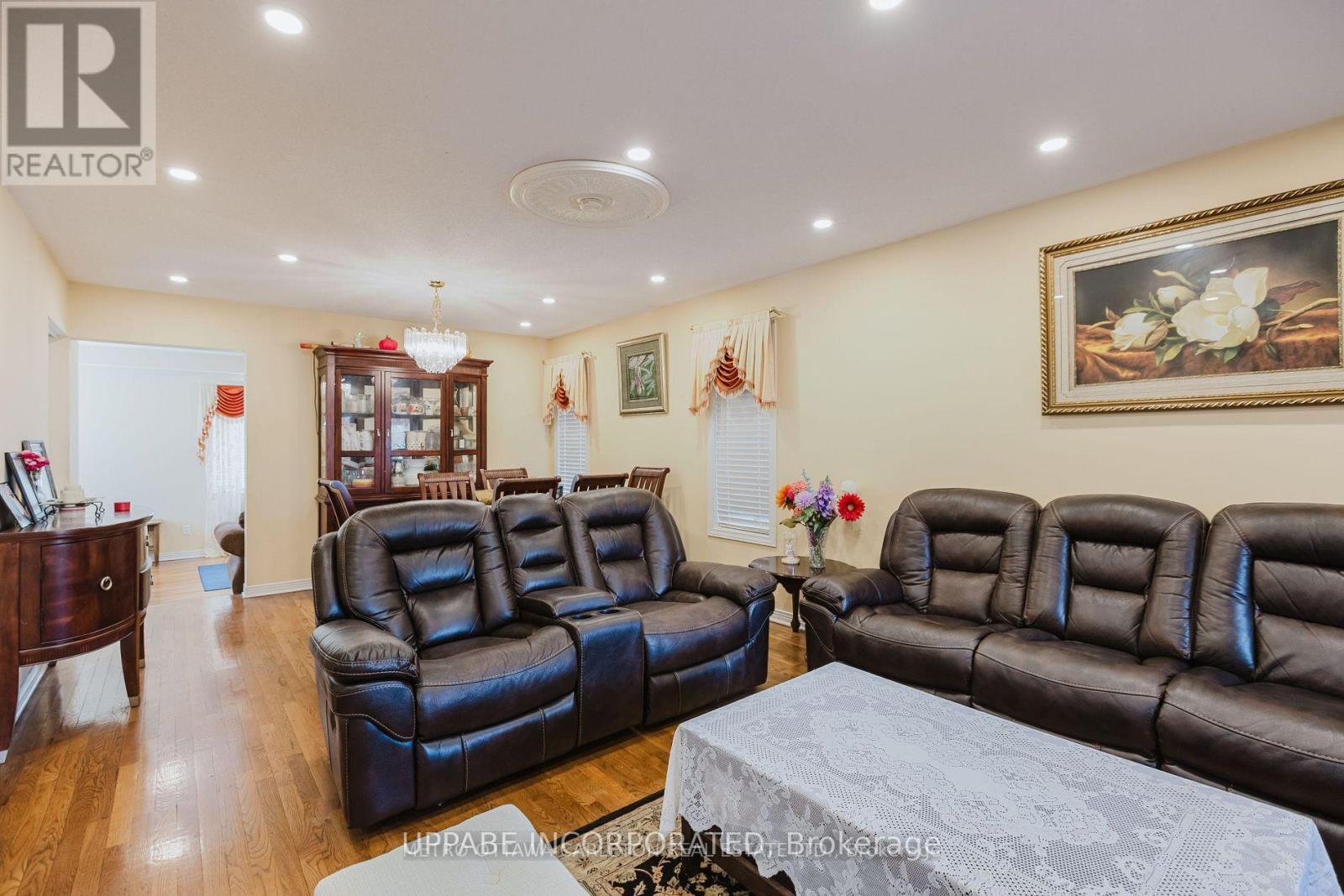 Photo 29 of 28 Armagh Way, Ottawa ON