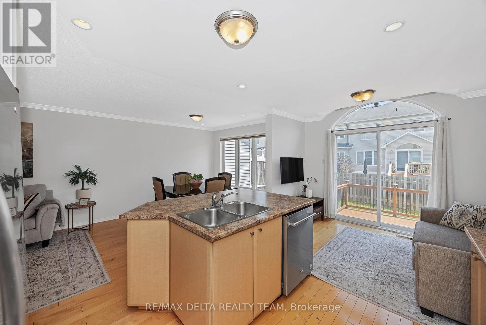 Photo 34 of 2209 Silverado Crescent, Ottawa ON