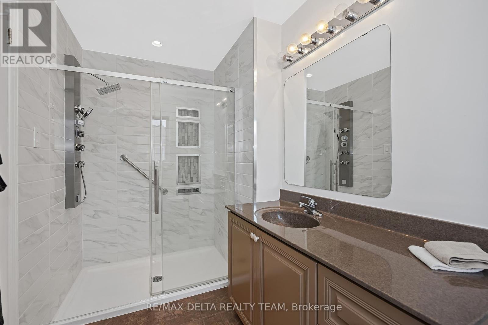 Photo 17 of 2209 Silverado Crescent, Ottawa ON