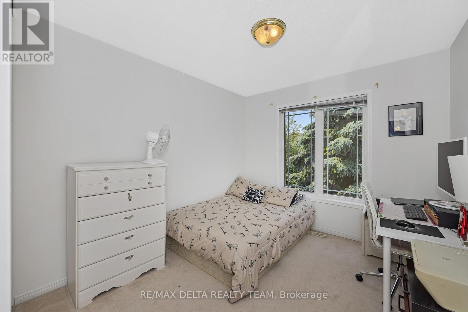 Photo 10 of 2209 Silverado Crescent, Ottawa ON