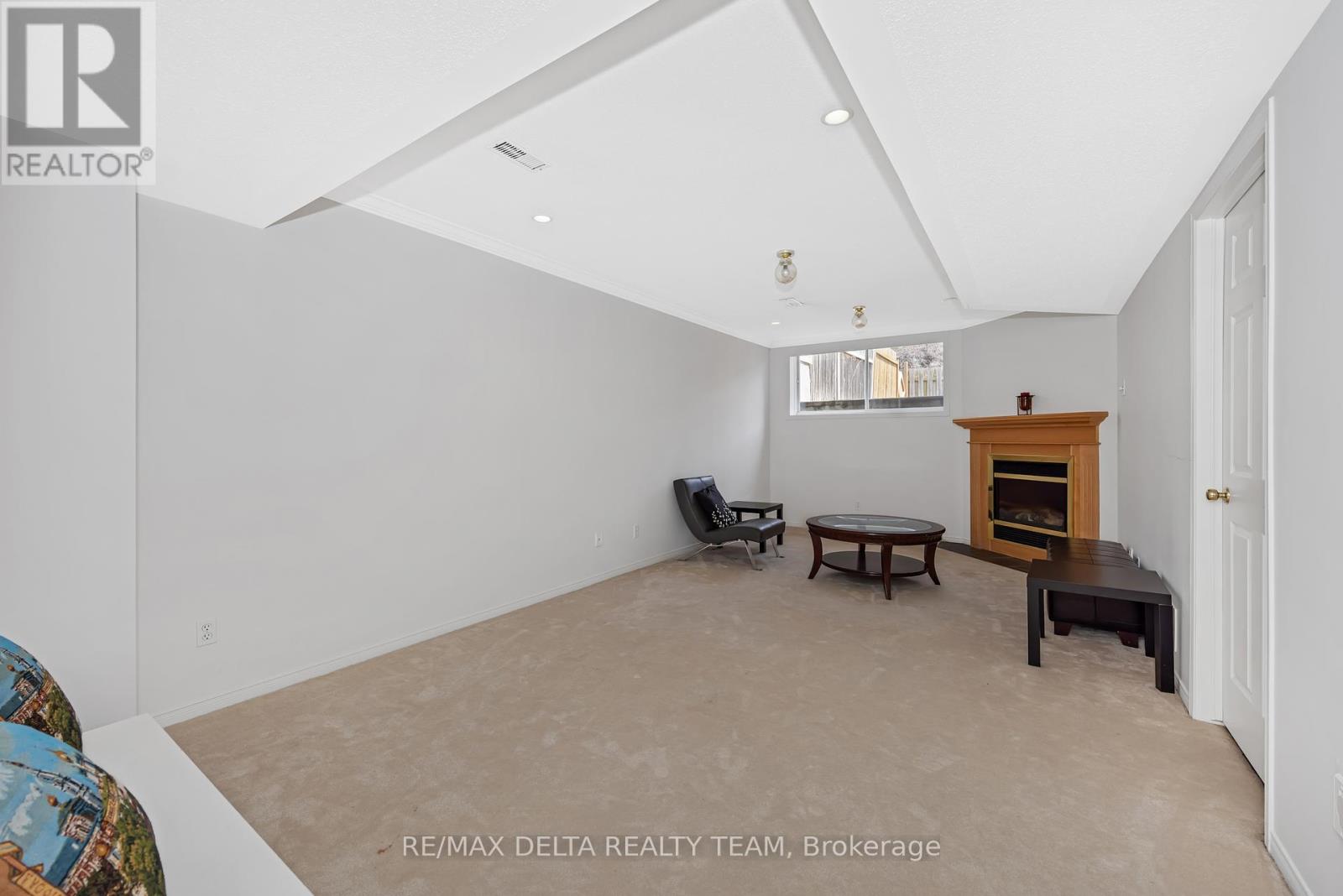 Photo 19 of 2209 Silverado Crescent, Ottawa ON