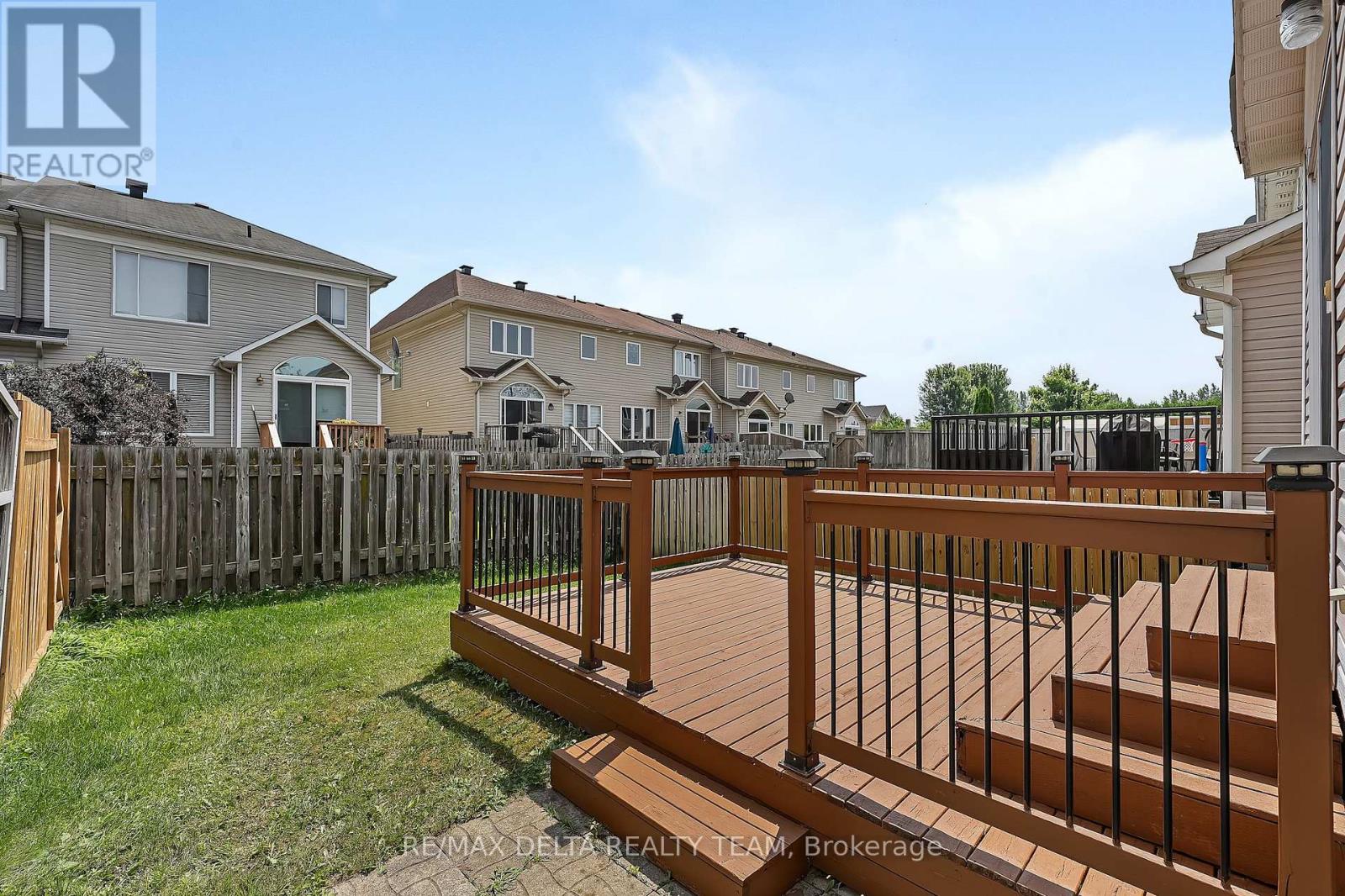 Photo 4 of 2209 Silverado Crescent, Ottawa ON
