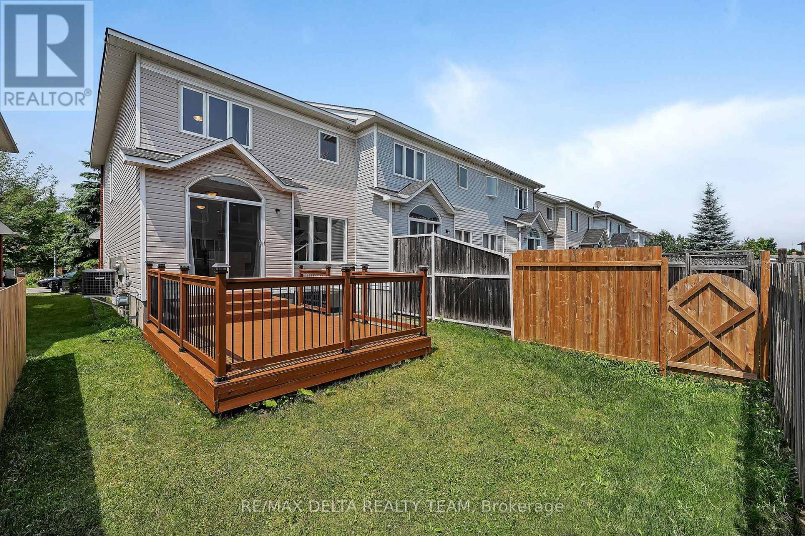 Photo 33 of 2209 Silverado Crescent, Ottawa ON