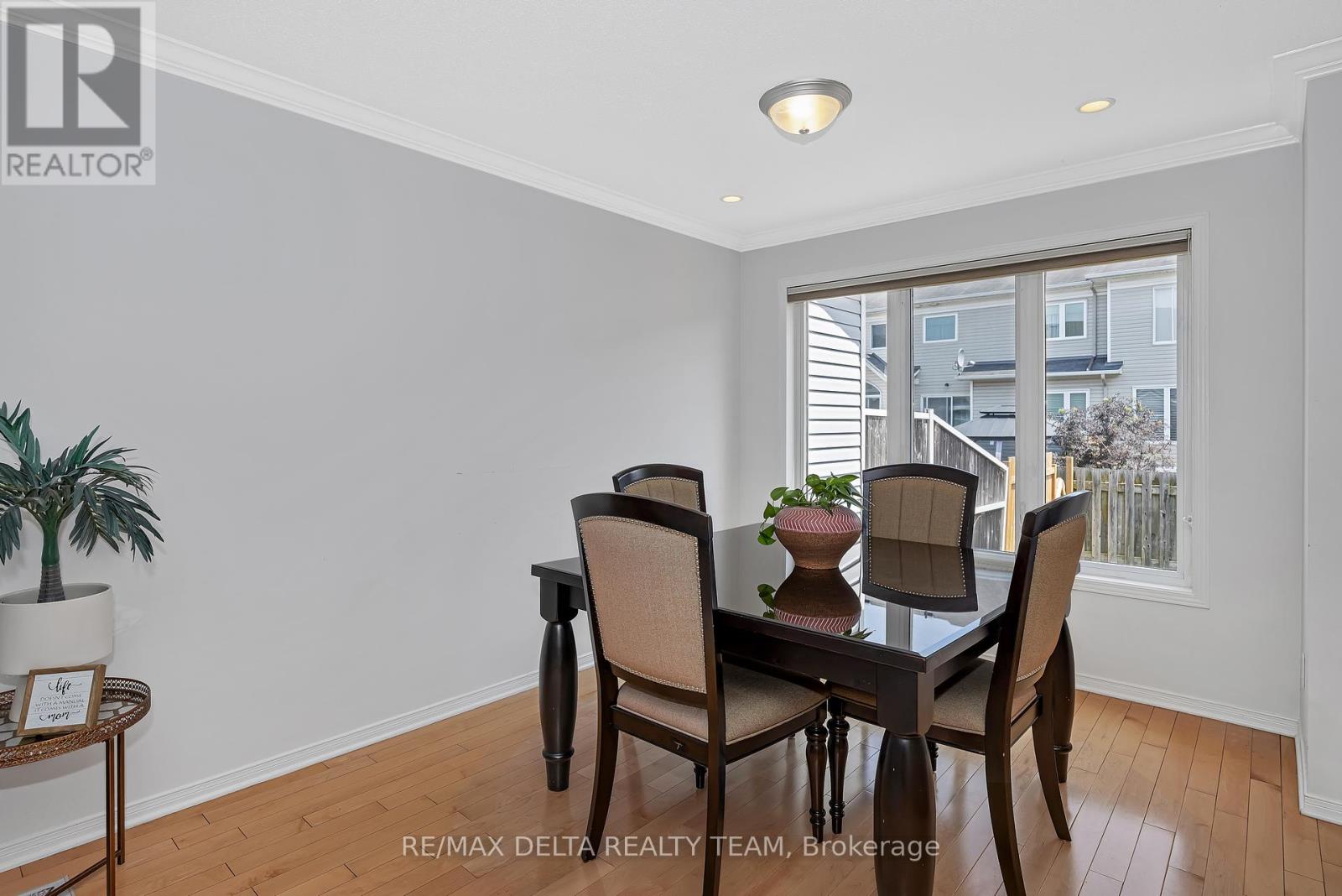 Photo 9 of 2209 Silverado Crescent, Ottawa ON