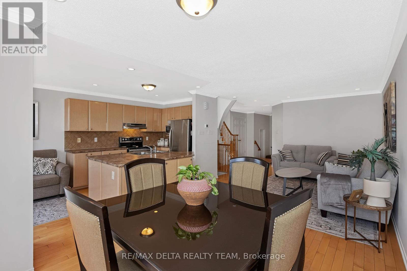 Photo 16 of 2209 Silverado Crescent, Ottawa ON