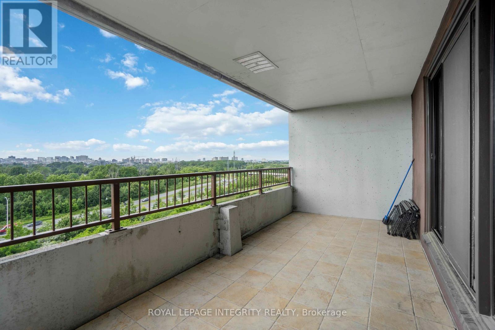 Photo 12 of 1003 1785 Frobisher Lane, Ottawa ON