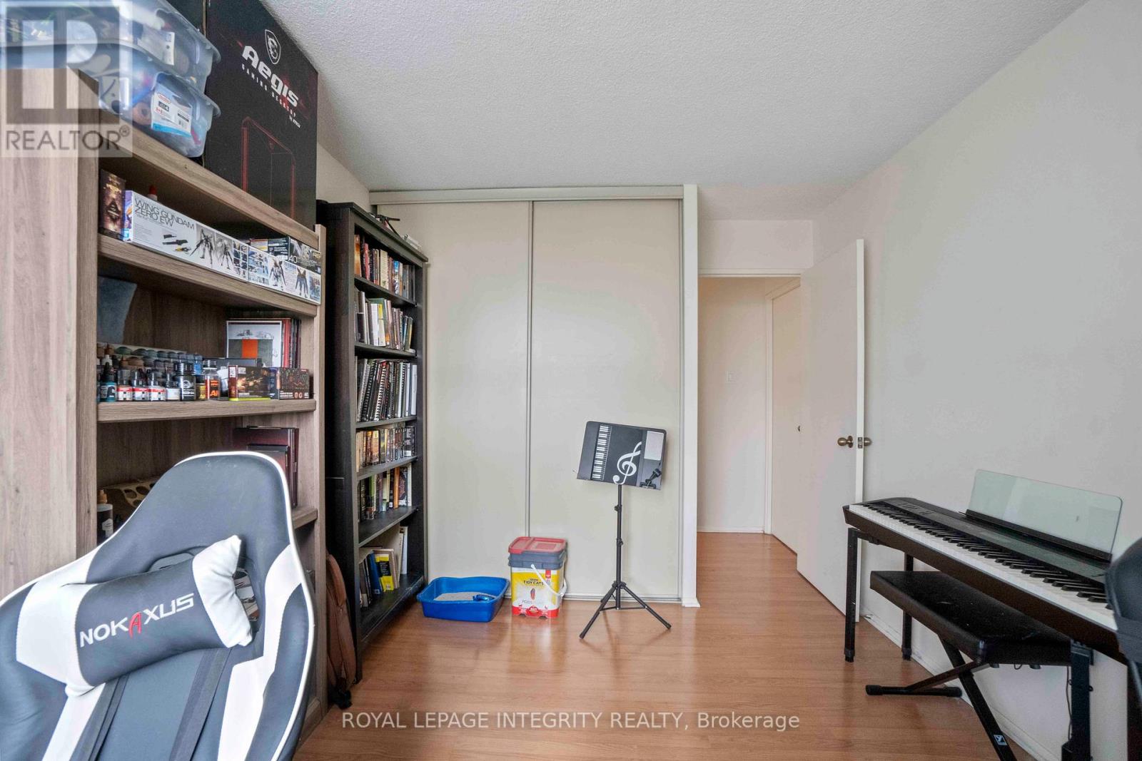 Photo 9 of 1003 1785 Frobisher Lane, Ottawa ON