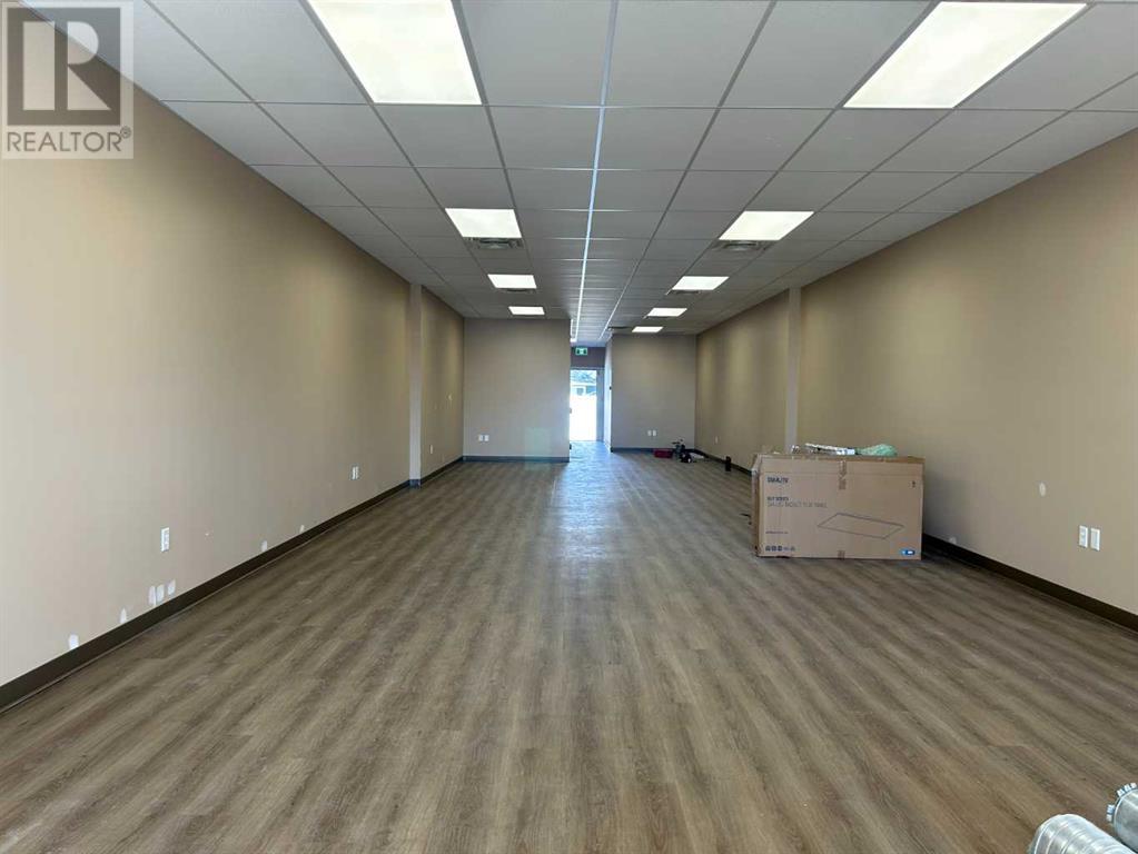 Photo 2 of B 66 8 Street Nw, Medicine Hat AB