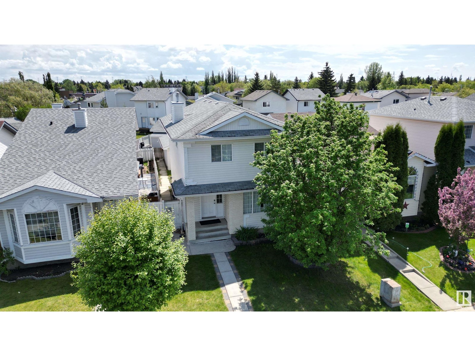 Photo 1 of 1535 80 A St Nw, Edmonton AB