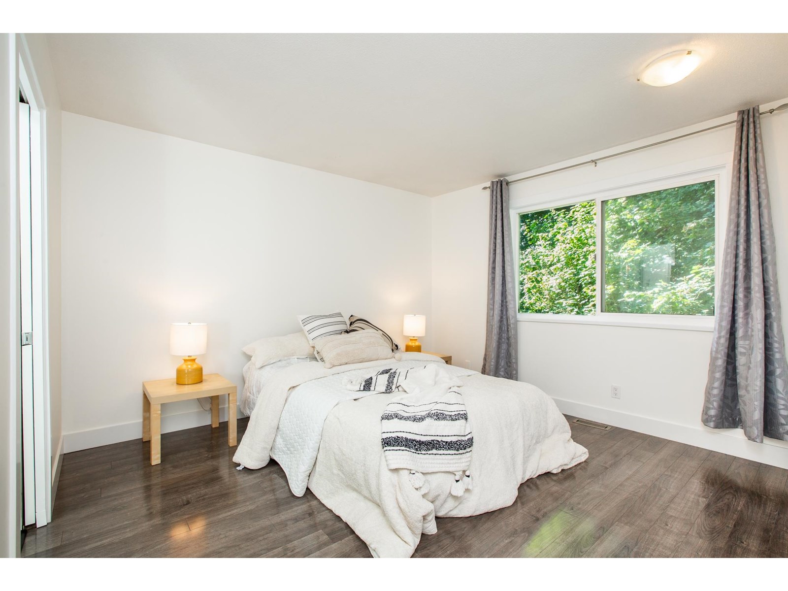 Photo 13 of 11790 98 Avenue, Surrey BC