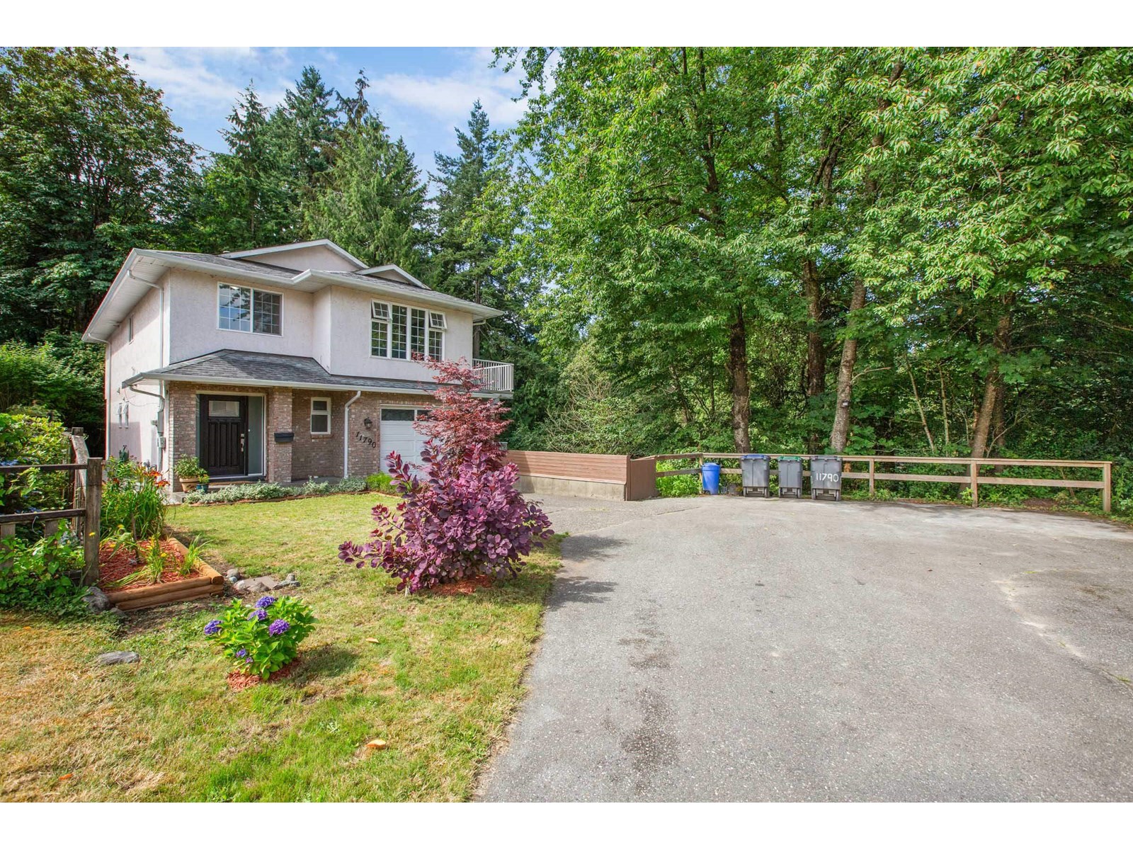 Photo 2 of 11790 98 Avenue, Surrey BC