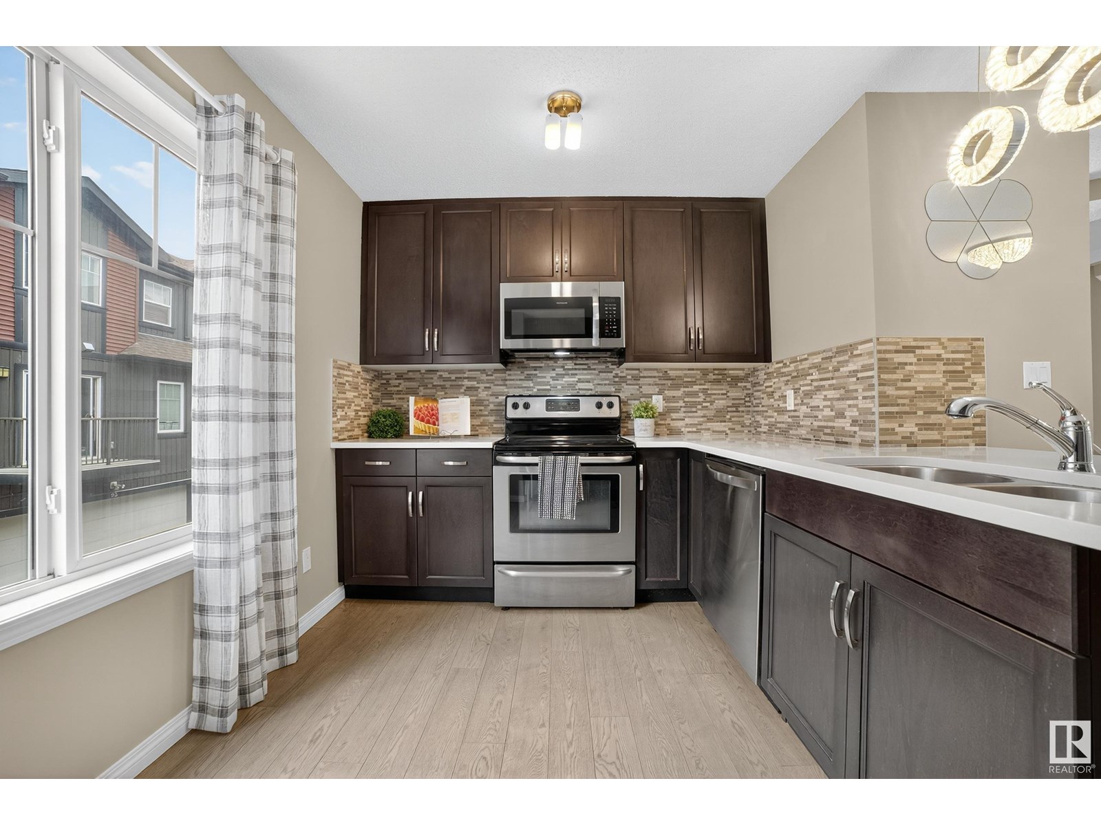 Photo 12 of 133 3305 Orchards Link Li Sw, Edmonton AB