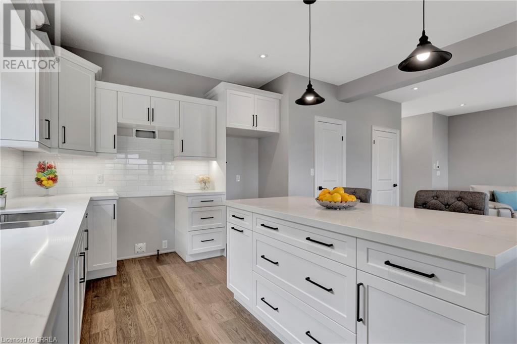 Photo 6 of 139 Craddock Boulevard, Jarvis ON