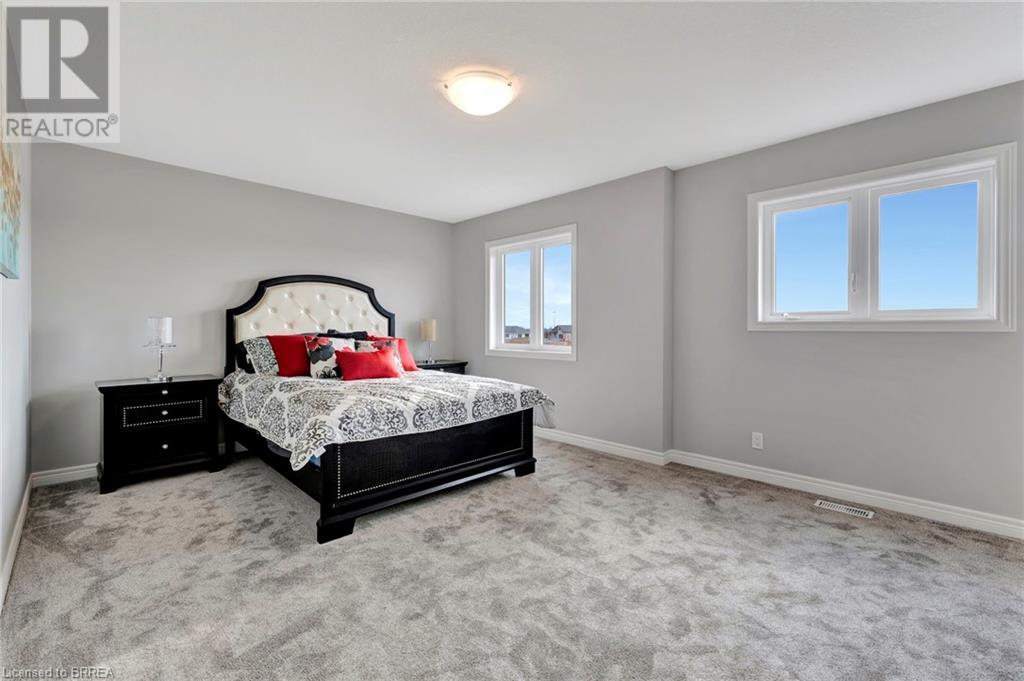 Photo 8 of 139 Craddock Boulevard, Jarvis ON