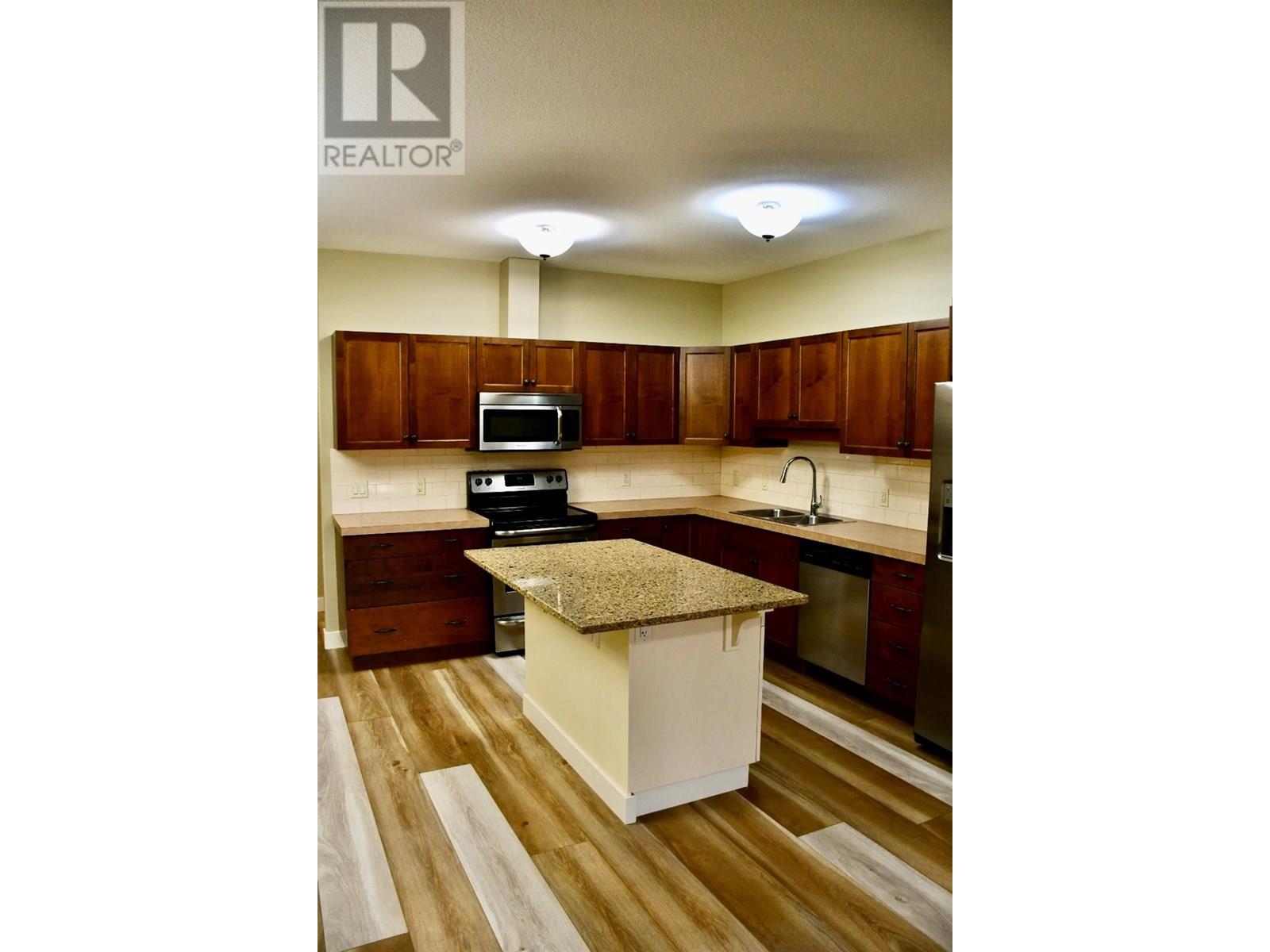 603 3350 Woodsdale Road, Lake Country