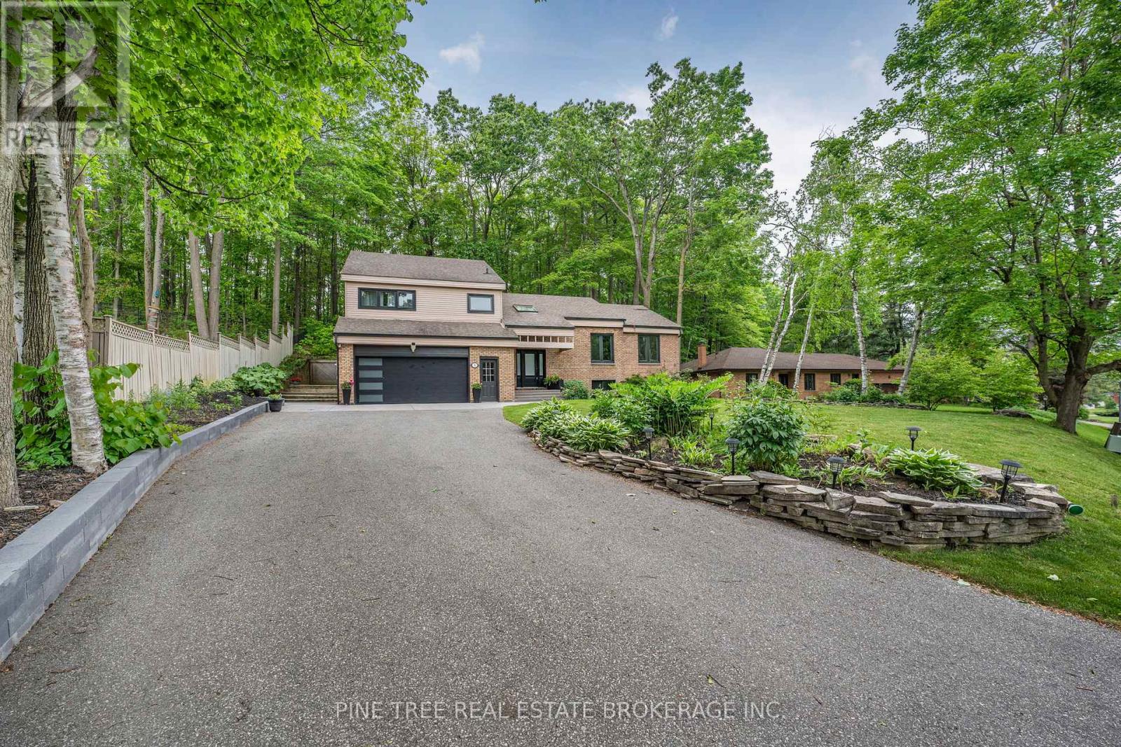Photo 18 of 8 Frid Boulevard, Springwater ON