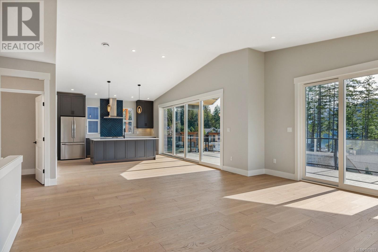 Photo 12 of 9394 Lakefront Rise, Lake Cowichan BC