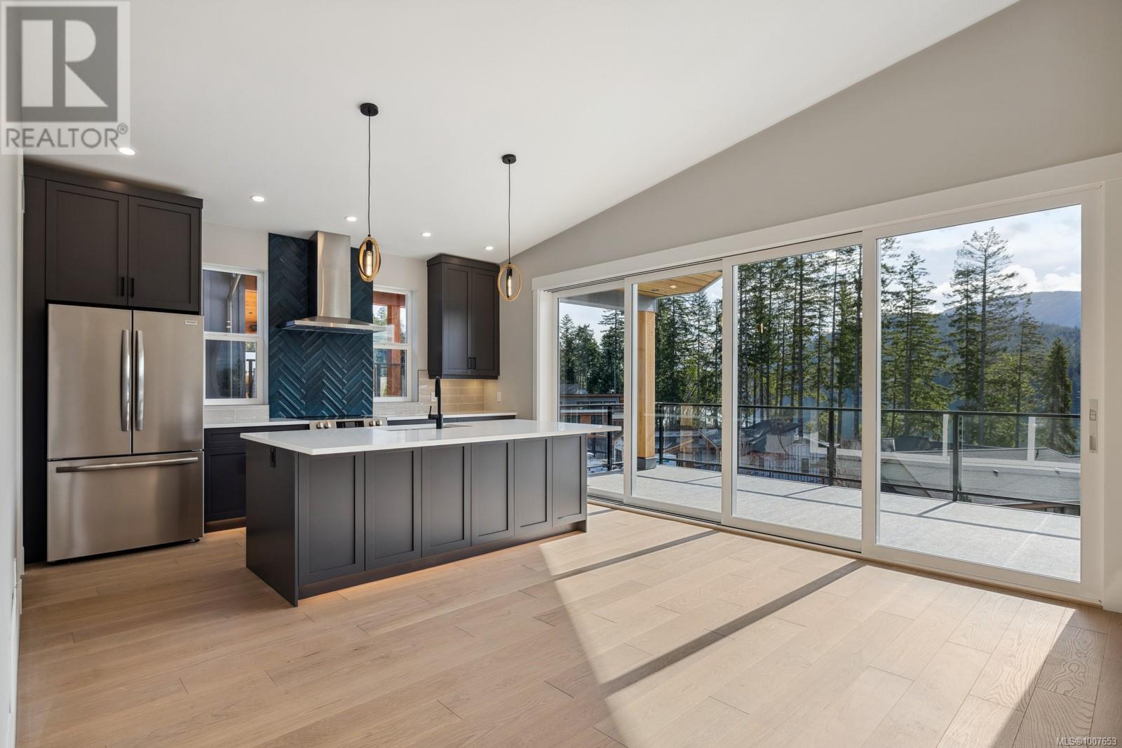 Photo 15 of 9394 Lakefront Rise, Lake Cowichan BC
