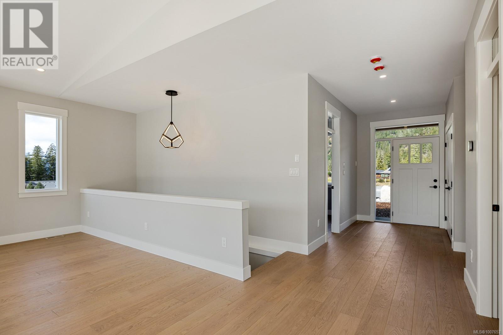 Photo 6 of 9394 Lakefront Rise, Lake Cowichan BC