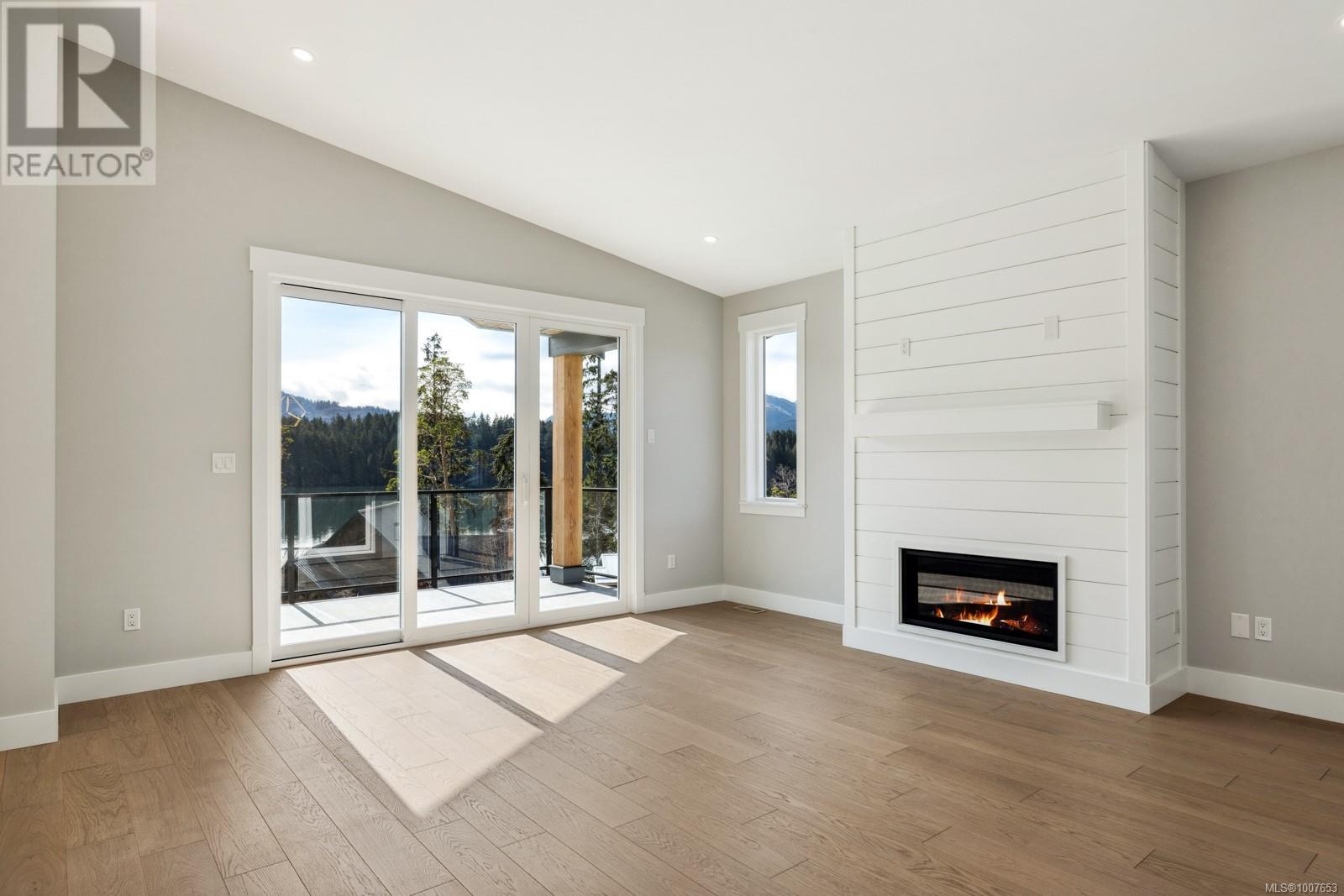Photo 9 of 9394 Lakefront Rise, Lake Cowichan BC