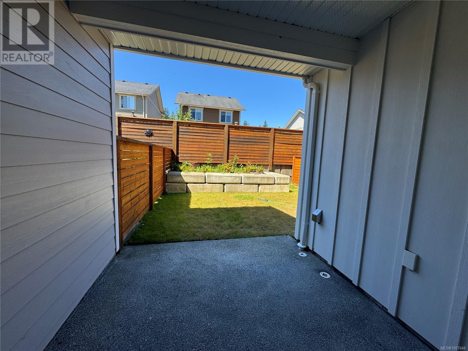 Photo 3 of 27 1090 Evergreen Rd, Campbell River BC