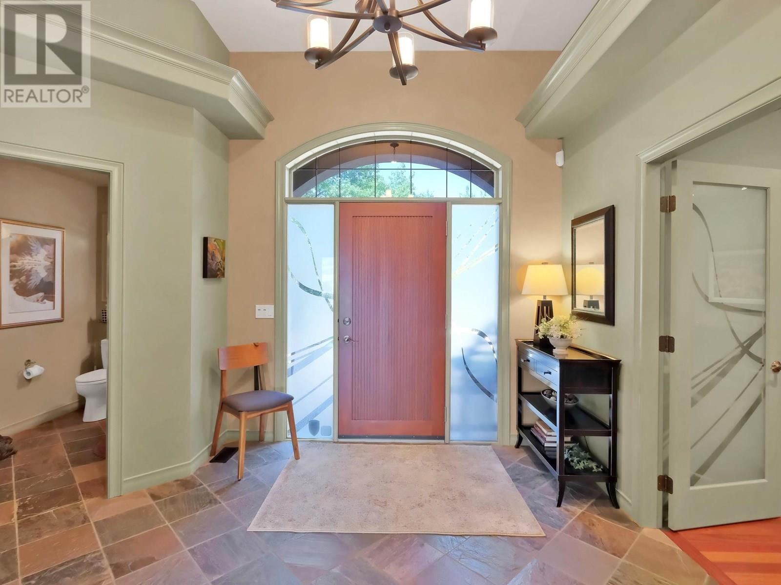  2093 Capistrano Drive, Kelowna