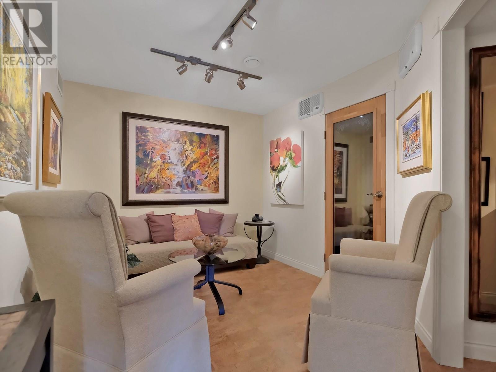  2093 Capistrano Drive, Kelowna