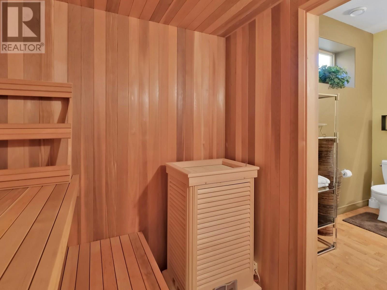  2093 Capistrano Drive, Kelowna