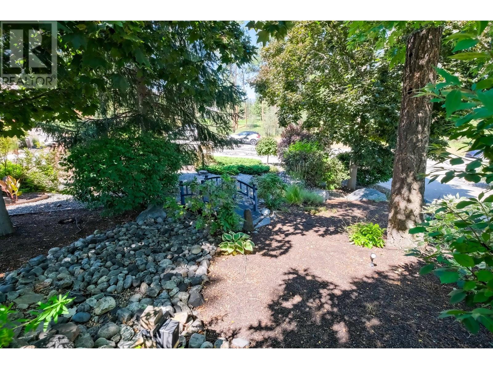  2093 Capistrano Drive, Kelowna
