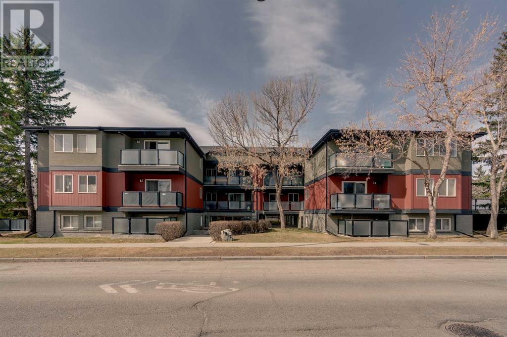 Single Family House for Sale in    Street SW Killarney/Glengarry Calgary 