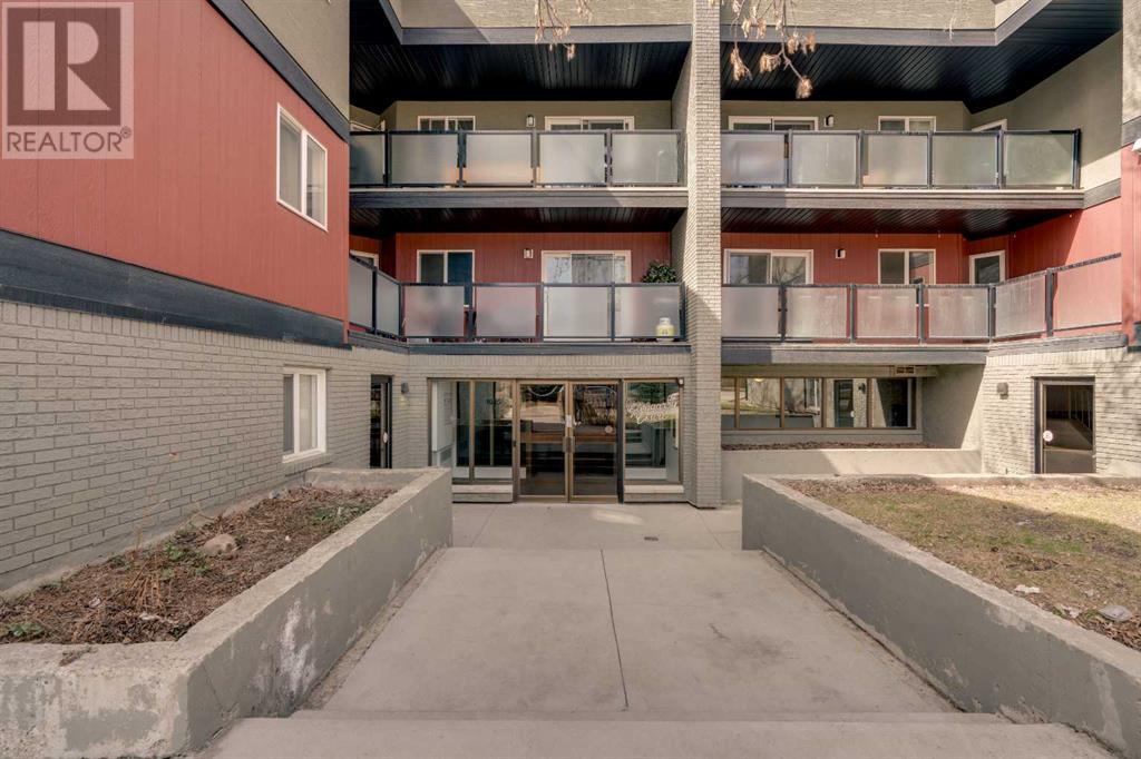 Single Family House for Sale in    Street SW Killarney/Glengarry Calgary 