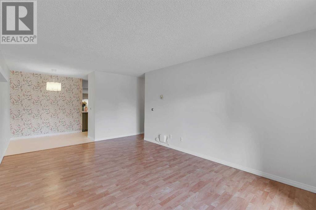 Single Family House for Sale in    Street SW Killarney/Glengarry Calgary 