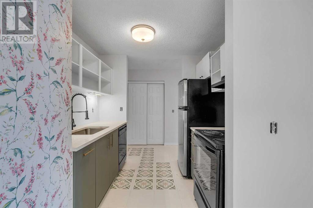 Single Family House for Sale in    Street SW Killarney/Glengarry Calgary 