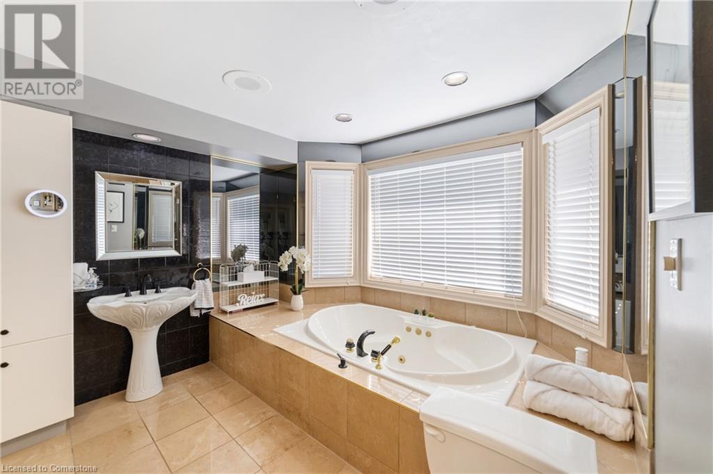 Photo 20 of 7775 St Augustine Crescent, Niagara Falls ON