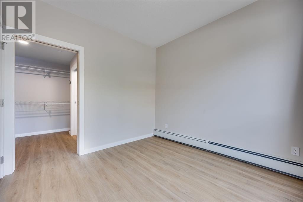 Single Family House for Sale in    Street NE Renfrew Calgary 