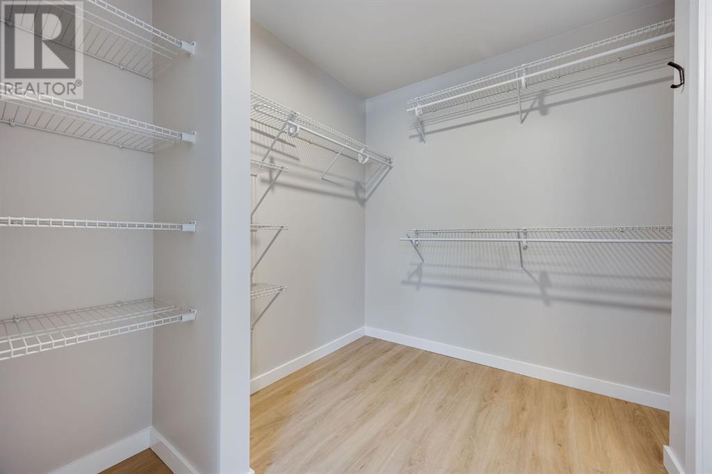 Single Family House for Sale in    Street NE Renfrew Calgary 