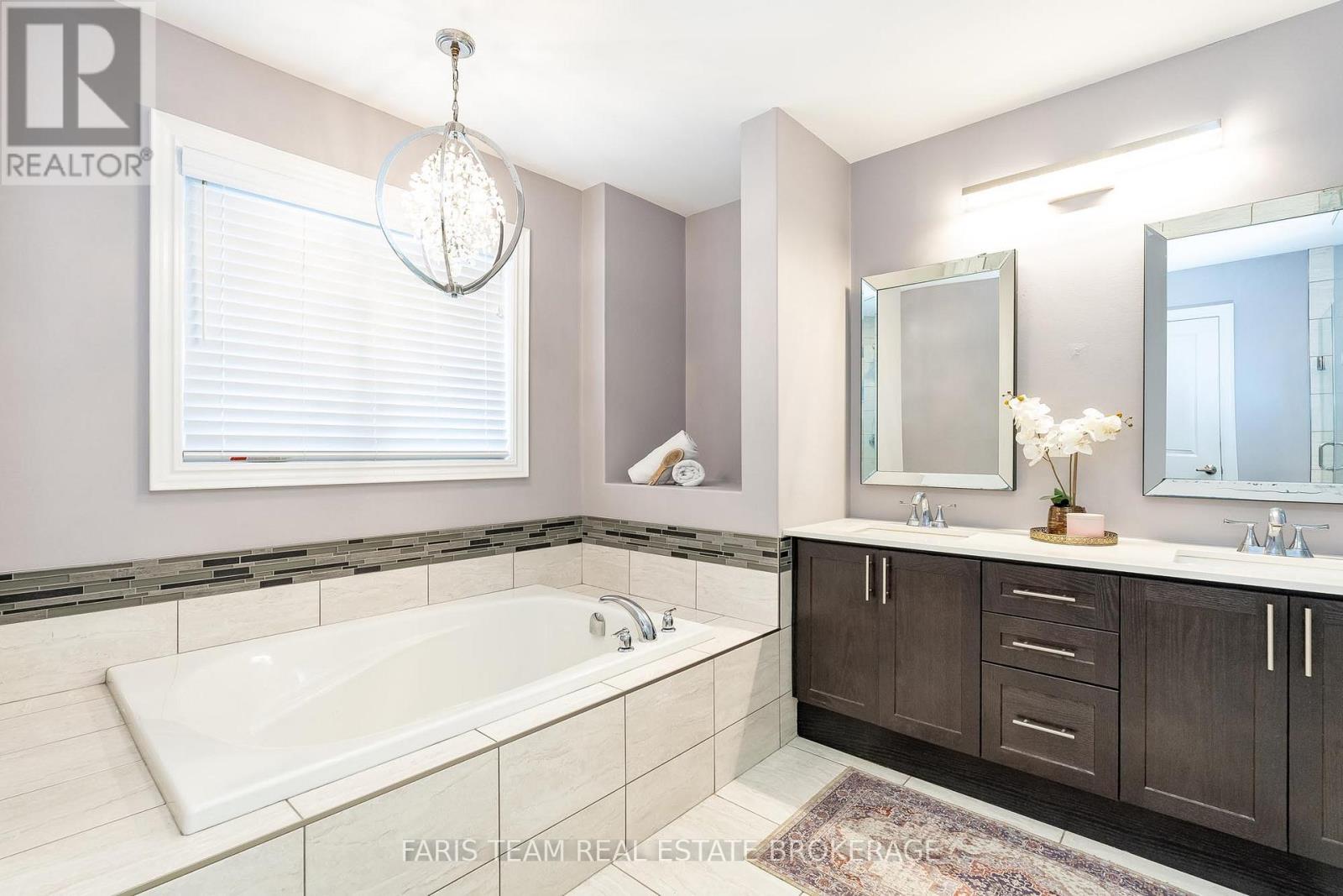 Photo 8 of 3096 Orion Boulevard, Orillia ON