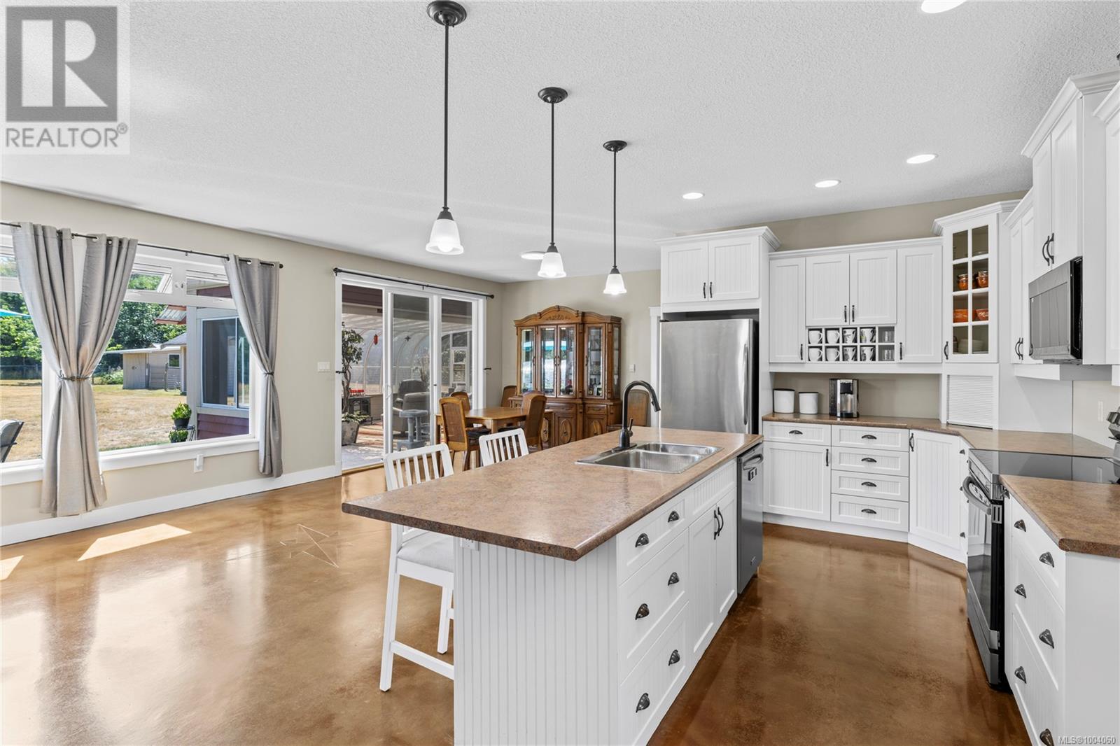 Photo 3 of 850 Burbank Rd, Hilliers BC