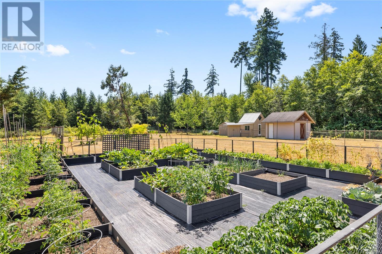 Photo 8 of 850 Burbank Rd, Hilliers BC