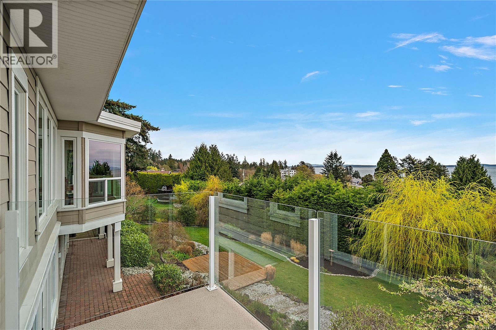 Photo 22 of 5055 Lochside Dr, Saanich BC