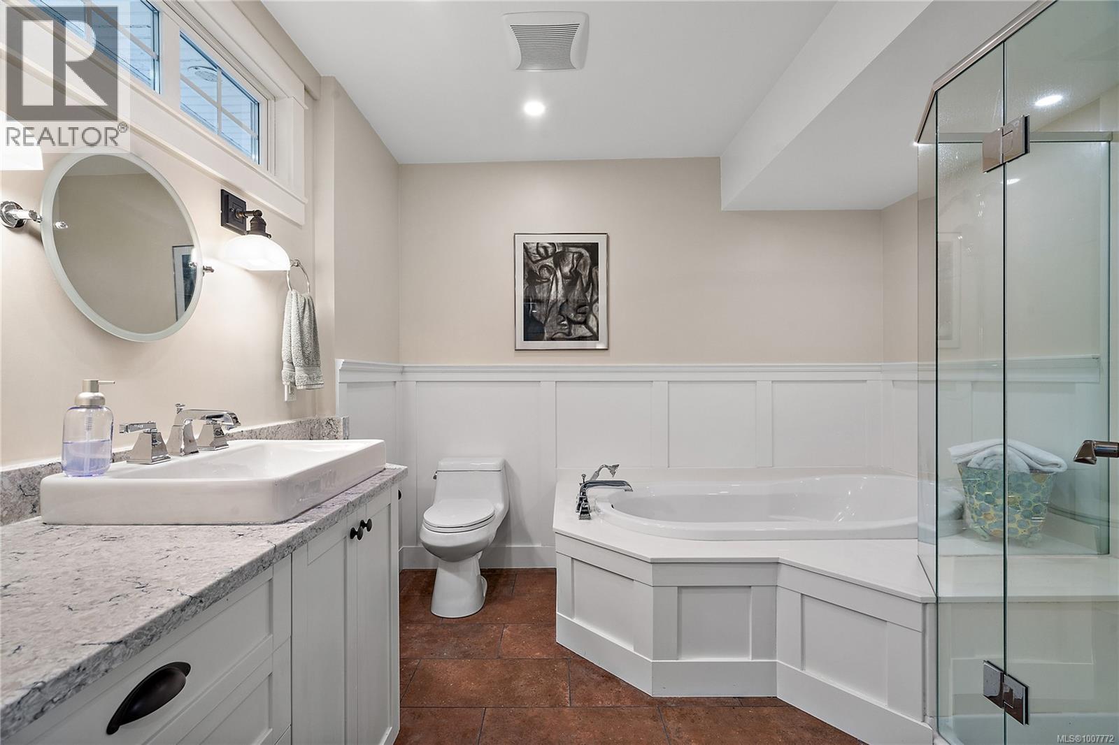 Photo 24 of 5055 Lochside Dr, Saanich BC