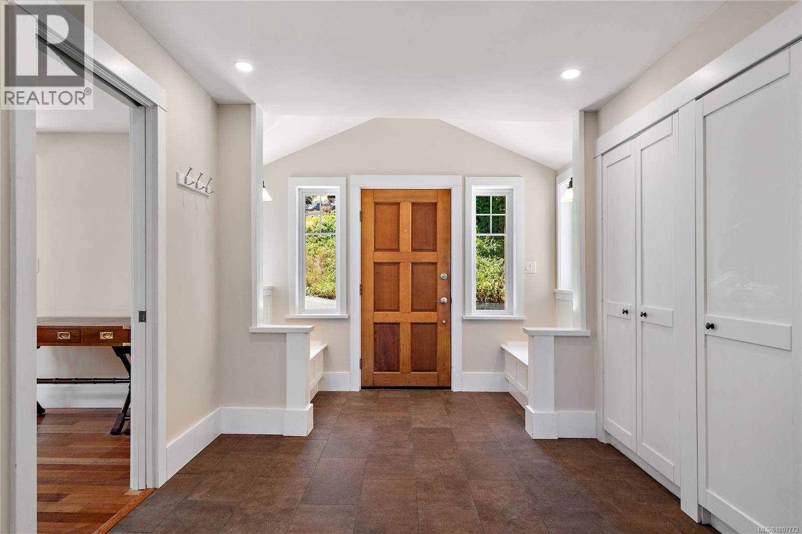 Photo 3 of 5055 Lochside Dr, Saanich BC