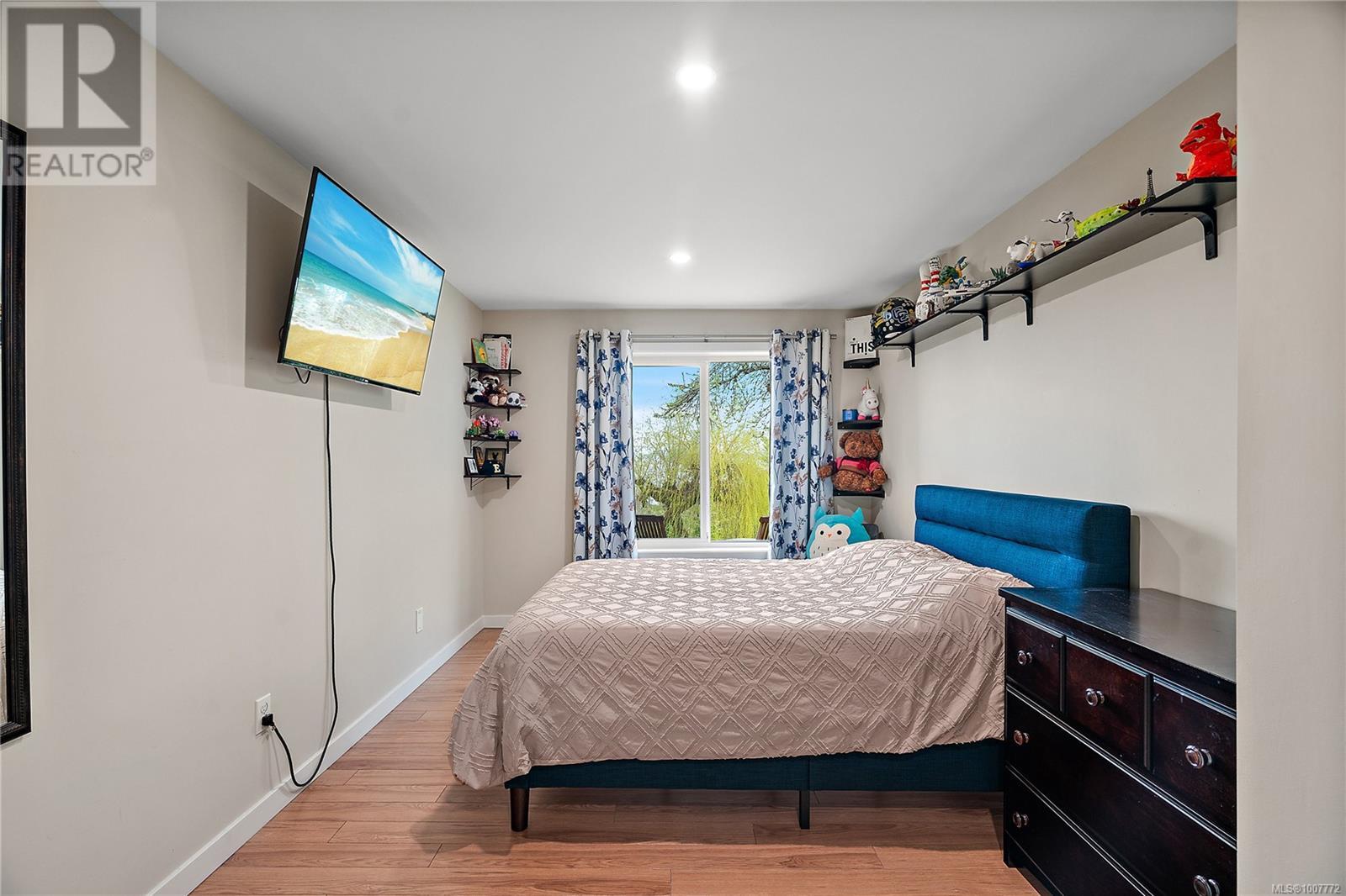 Photo 38 of 5055 Lochside Dr, Saanich BC