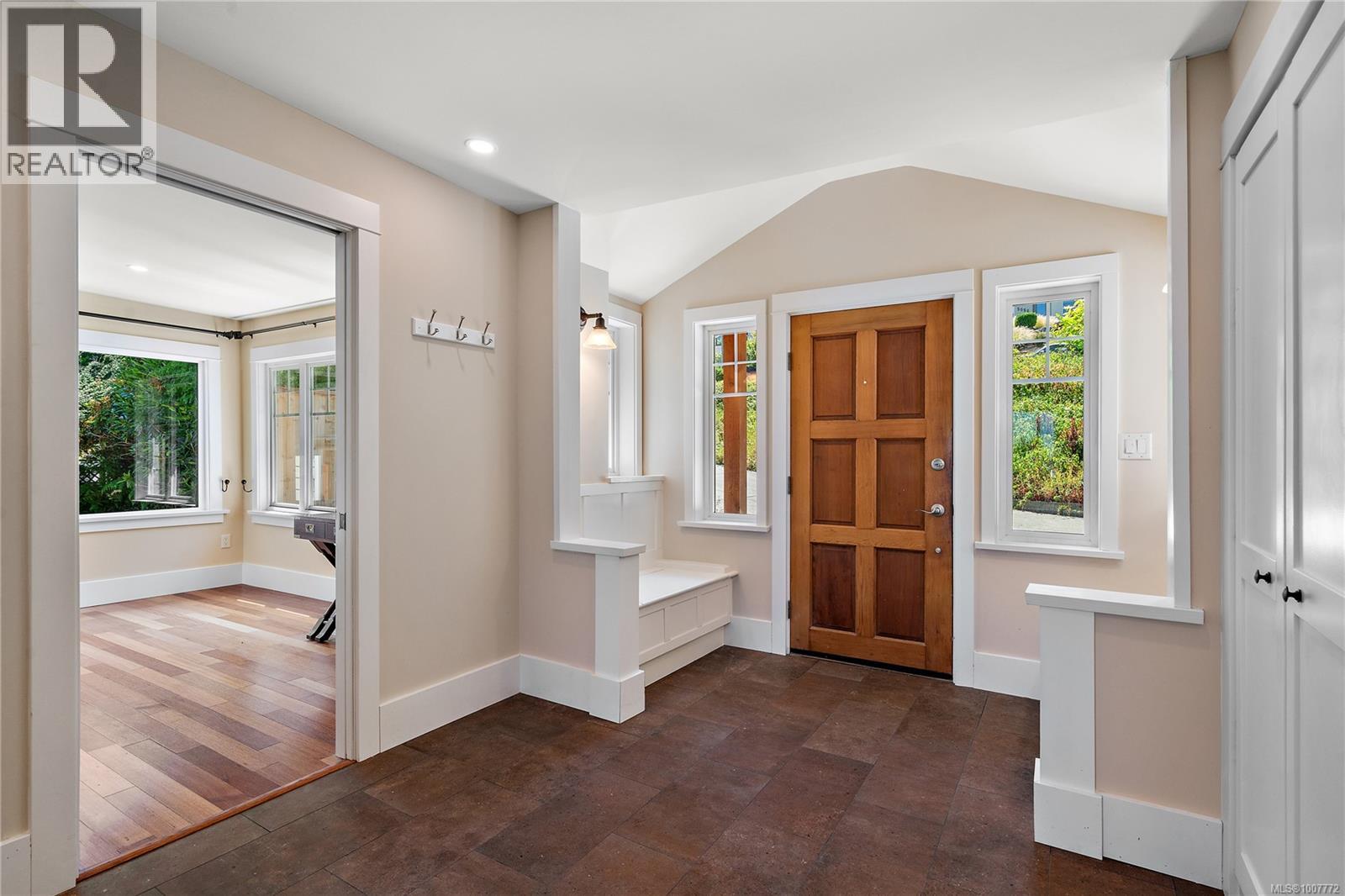Photo 4 of 5055 Lochside Dr, Saanich BC