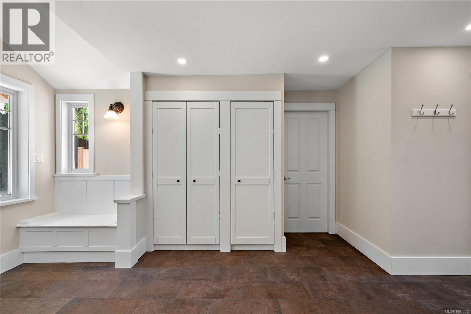 Photo 5 of 5055 Lochside Dr, Saanich BC