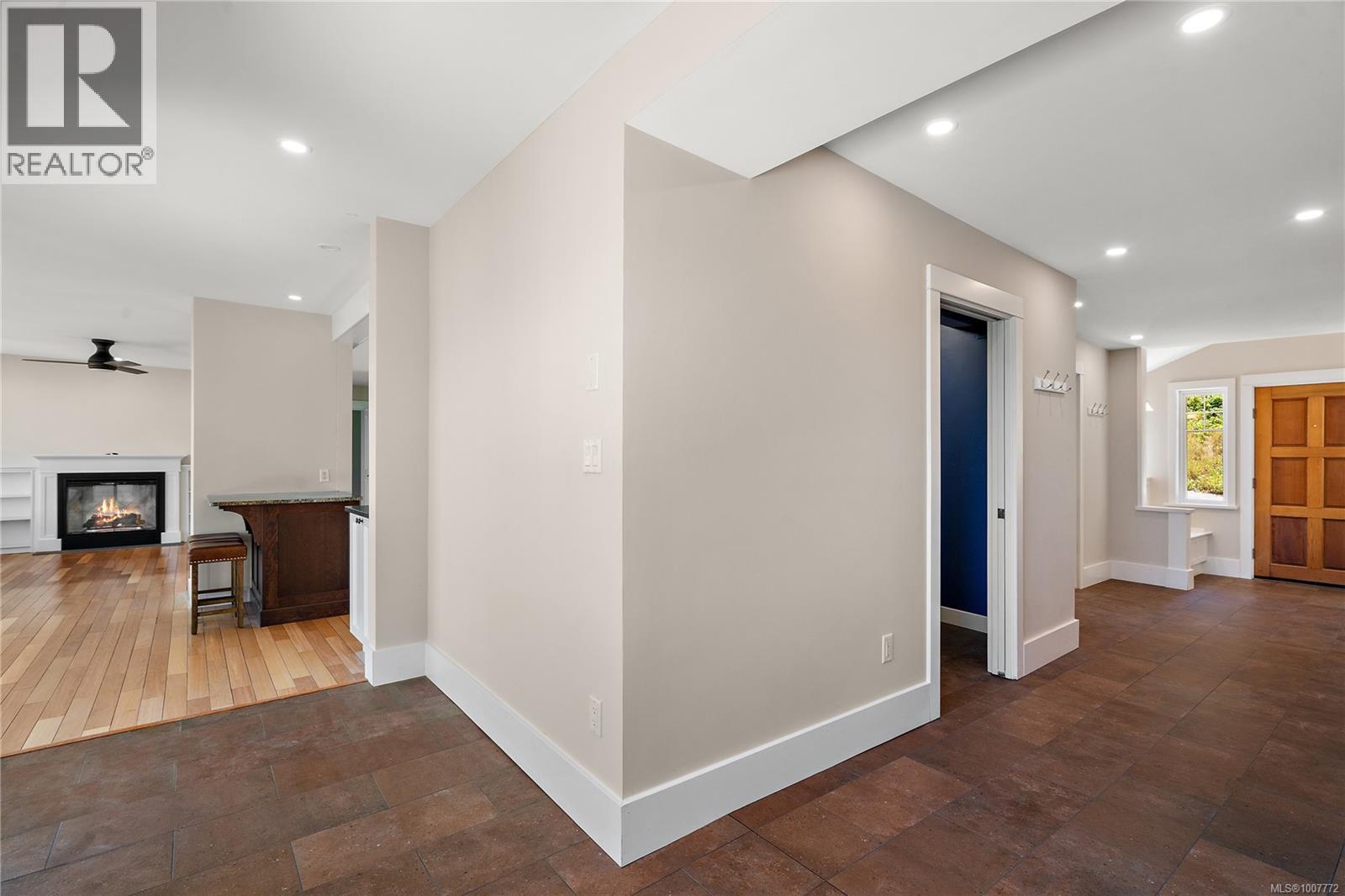 Photo 7 of 5055 Lochside Dr, Saanich BC