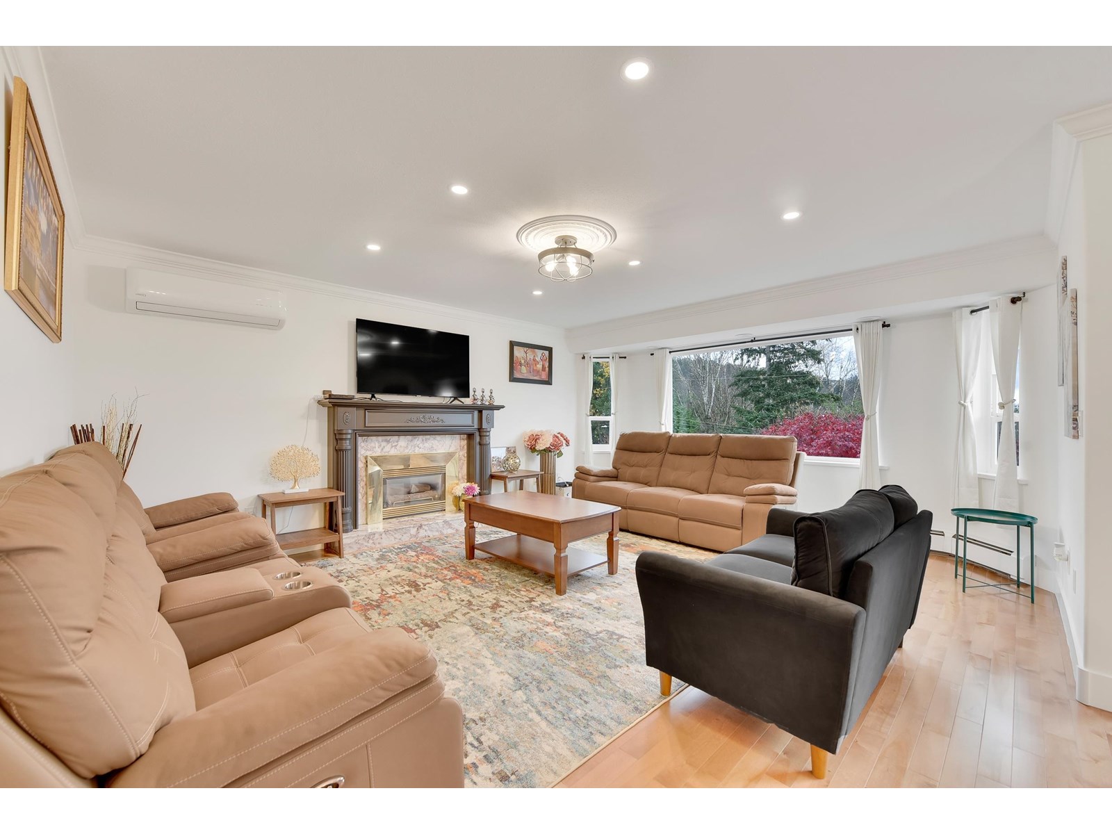 Photo 3 of 2215 Orchard Drive, Abbotsford BC
