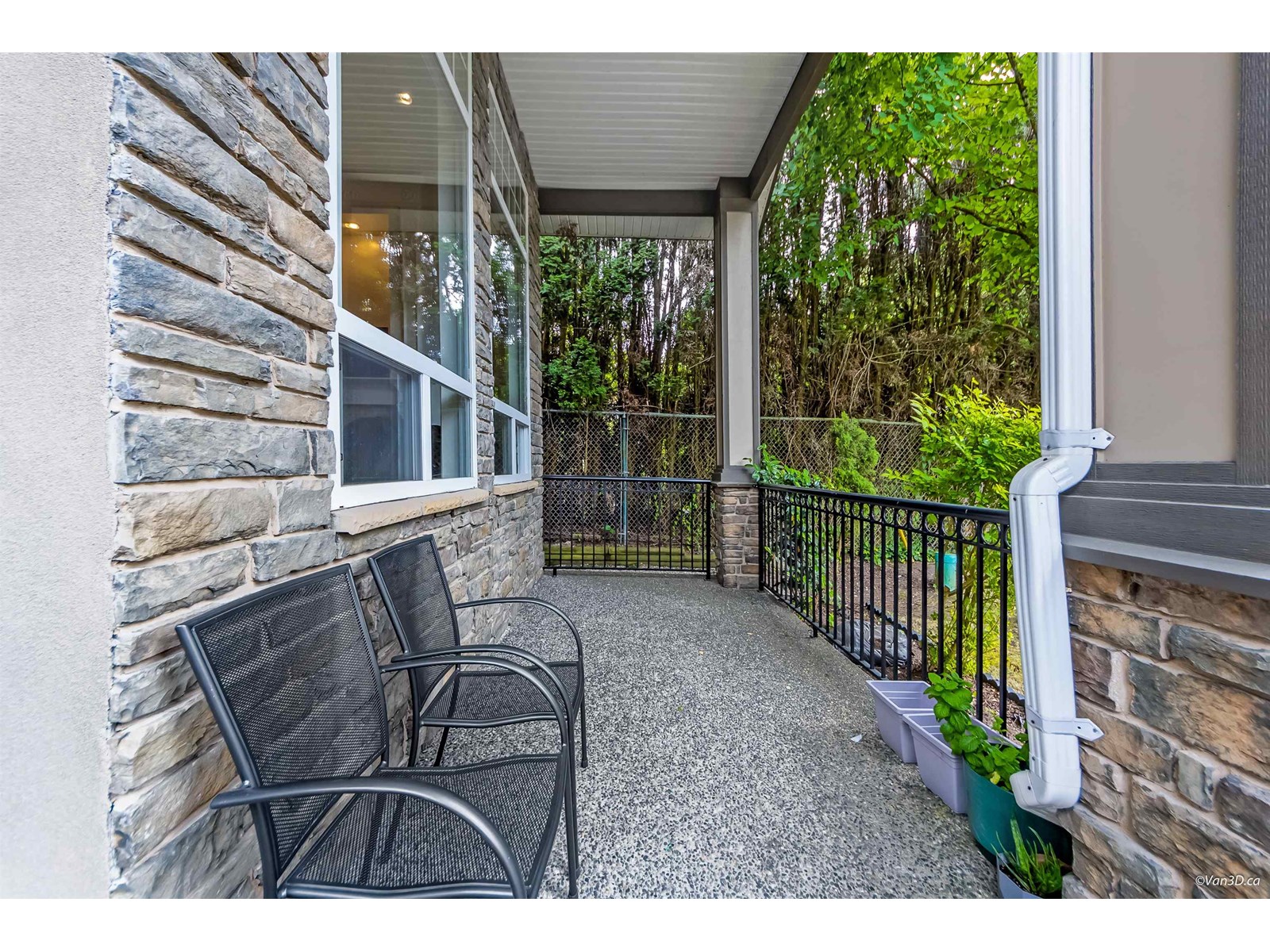 Photo 3 of 7506 143 C Street, Surrey BC