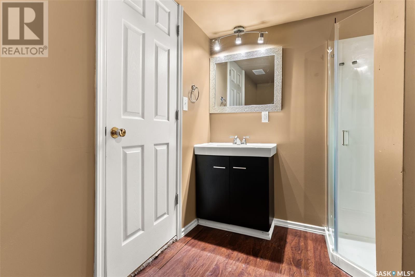 Single Family House Bungalow for Sale in  Grey STREET Regina 